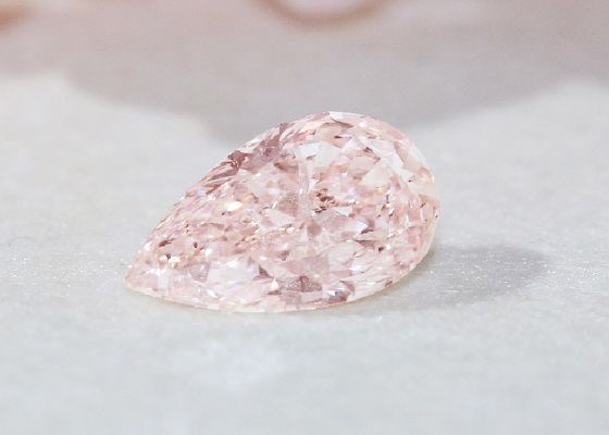 Forme synthétique synthétique de poire du diamant 3.74ct de CVD de rose de fantaisie de grande taille