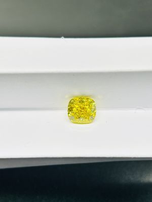 Le coussin 2CTS le laboratoire que lâche a créé le diamant jaune IGI a certifié