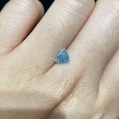 le laboratoire 0.89Carat a créé les diamants colorés triangulaires a coupé les diamants synthétiques bleus