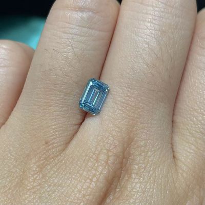 10 Mohs Emerald Cut Diamond développé par laboratoire bleu IGI ont certifié