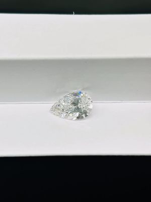 Le laboratoire en forme de poire synthétique a créé la catégorie blanche de clarté des diamants VS1
