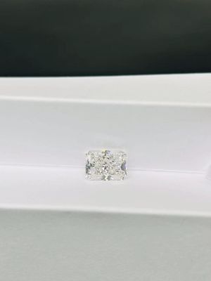 La pierre de grande taille 5.3ct Radiant Shape Laboratory créée comme cultivée non traitée CVD Diamant certifié IGI Vente directe d'usine