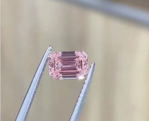 Les bijoux synthétiques de diamants d'Emerald Cut Lab Grown Pink aiment léger