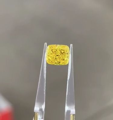 Radiant Lab Créé Diamants Jaunes HPHT Cultivé 10 Mohs Fantastique Jaune Vivant VVS2 0.52ct