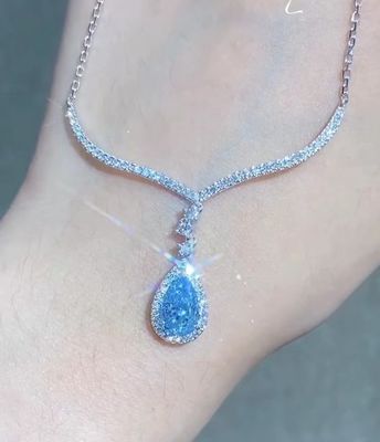 Blue Pear Lab a créé un collier de diamants de 1,5 carats