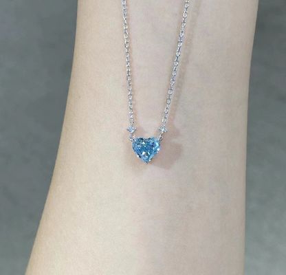 1.51ct Diamant de laboratoire bijoux synthétique Cvd Coupe de cœur bleu Pendentif 18 carats Or blanc