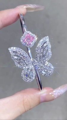 VS1 Bracelets en diamant cultivés en laboratoire à quatre feuilles de trèfle de lys coupé LV coupé en forme de papillon