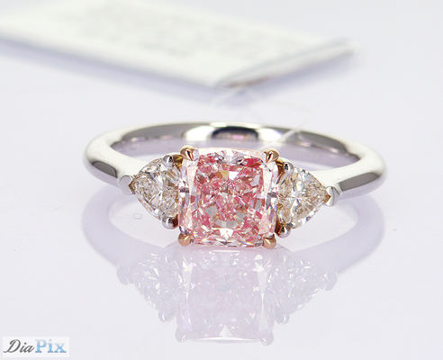 1.76CT synthétique cerisier rose CVD Diamond Rings Couche coupée en or blanc 18k