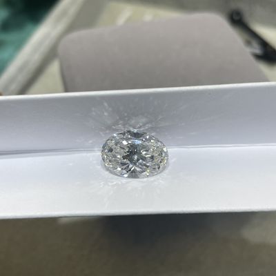 Laboratoire certifié IGI Créé Diamants blancs Ovale Coupe brillante Blanc DEF VS-VVS Clarté