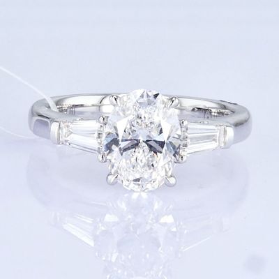 18 carats de diamants blancs de laboratoire, trois pierres, design 1ct+ D VVS2 classique, forme ovale