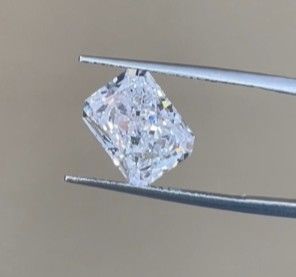 Diamante cultivée en laboratoire DEF VS 1-15ct Radiant Brilliant Cut Certifié IGI