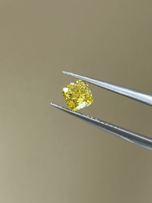 Cushion Lab Diamants cultivés Diamants certifiés IGI Diamants créés en laboratoire Diamants jaunes HPHT